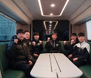 버스에서 경기 전략 짠다..전북 현대 '유니버스 작전지휘차'