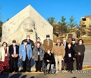 오산 공군기지 방문한 주한미군전우회 회원들