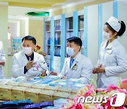 노동신문, '의료용 소모품 국산화'에 힘쓰는 북한 아동병원 조명