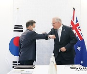 文, 12~15일 호주 국빈방문..靑 "탄소중립·수소·방산 협력"(종합)