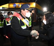 밤거리 순찰한 윤석열 "경찰, 상황에 따라 적절한 진압장비 사용해야"