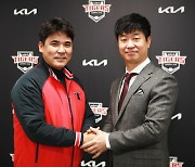 Kia Tigers appoint Kim Jong-kook as new manager