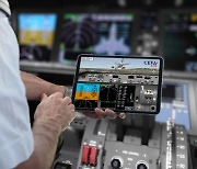 아메리칸 항공, 미국 최초로 조종사용 CEFA 에이비에이션 비행 재연 앱 도입