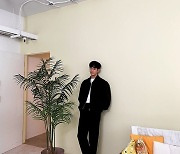 "실제로 보면 이런 느낌?" 김수현, 소멸각 얼굴+10등신 美친 비율!
