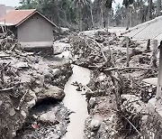 인니 스메루 화산 분화 사망 · 실종자 50명으로 늘어