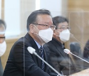김 총리의 홍남기 변론 "자식 입원했는데 알아볼 수 있는 것 아닌가"