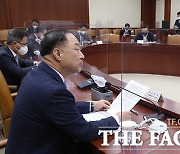 홍남기, "내년 완전한 경기회복과 새 성장궤도로 접어드는 출발선이 되도록 할 것" [TF사진관]