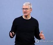 "애플, 규제 무마하려 중국과 324조원 비밀 계약"