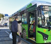 정선군, 친환경 저상 전기버스로 어르신 맞이한다