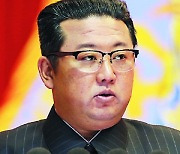 김정은 "당에 절대 충성하는 지휘관 육성하라".. 군 기강 잡기