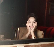 김혜수, 촬영장에서 뽐낸 러블리→카리스마..매력에 끝이 없네
