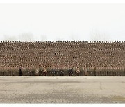 김정은, 군사교육 간부들과 기념사진.."혁명가 중의 혁명가"