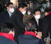 국회 성탄트리 점등식 참석한 박병석 국회의장