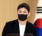 오지환 '선수 대표로 희망브리지 성금 전달식 참석'[포토]