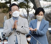 황리단길 뜬 이재명 "난 문재인 아니다..경제 살리는 '경재명'"