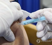 추가접종에 '올인'..접종간격 6개월→4∼5개월→3개월로 단축(종합)