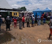 남아공 보건장관 "오미크론 전파력 높은 듯..중증도 불분명"