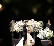 이예림♥김영찬 결혼식 현장.."아끼고 배려하며 행복하게 살겠다"