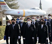 한국전쟁 격전지 찾은 이재명 후보