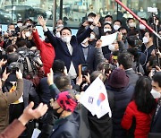 강원 간 윤석열 "중층 규제 없애 경제특별자치도 지정할 것"