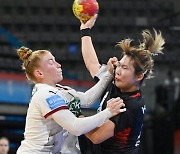 한국 여자 핸드볼, 독일에 져 8강행 실패