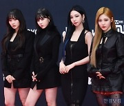 '2021 MAMA' 에스파 "딱 한 번 받는 신인상 영광, 더 열심히 하겠다"