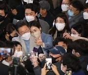 이재명은 고향 안동에서 TK 공략..윤석열은 외가 강릉 거쳐 강원 공략