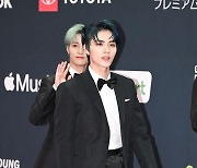 NCT U 샤오진,'마마 즐거운 발걸음' [사진]