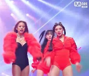 이효리, 파격 바디슈트로 올킬..'스우파' 크루들과 환상 무대[2021 MAMA]