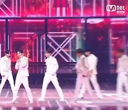 워너원, 3년만의 재결합 무대..미니콘서트 방불 '눈물'('2021 MAMA')