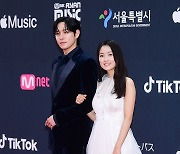 [T포토] 김영대-김혜윤 '눈부신 투샷'