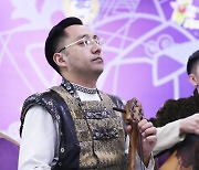 카자흐 전통악기 '코브즈'
