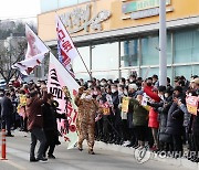 윤석열 연호하는 속초 시민들