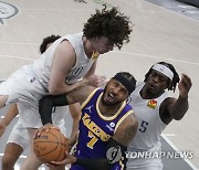 APTOPIX Lakers Thunder Basketball