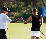 'LPGA 장타자' 톰슨, QBE 슛아웃 2R 6위..이경훈은 10위