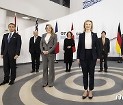 정의용-日하야시 G7 만찬서 첫 만남..대북·징용·위안부 대화