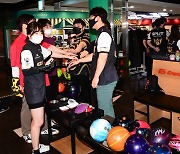 [포토] 파이팅 외치는 게토레이 챔피언십 볼링대회 참가자들