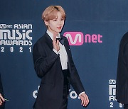 [bnt포토] NCT 쇼타 '비주얼만큼 달콤한 손인사'