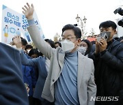李 "종전선언 반대는 친일넘어 반역행위" 尹측 "국민 갈라치기 말라"