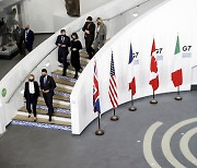 G7 장관회의 만찬장서 상견례한 한·일 외교장관