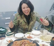 홍지민, 32kg 힘들게 빼더니..엄청난 음식에 해맑게 웃는 건강 미녀