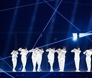 3년 만에 모인 워너원 '울컥'..'스우파' 속 빛난 이효리 [2021 MAMA②]