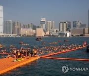 CHINA HONG KONG SWIMMING VICTORIA HARBOUR