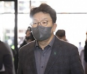 "강릉 술집서 성희롱"..권성동, 의혹 제기에 "사실 무근..법적 조치"