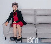 [화보] 모델 한용녀 '의자가 편안하니 미소가 절로'