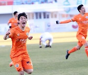 강원 FC 맏형들의 힘, K리그 1 살아남다