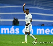 레알 마드리드, 마드리드 더비 2-0 완승..비니시우스 멀티 도움