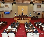 충북 유치원재난지원금 갈등 봉합 수순..이시종·김병우 차담