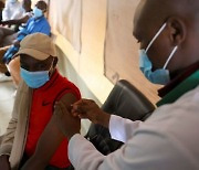 케냐 법원, 백신 접종 의무화 명령에 제동.."정부 명령 유예" 판시