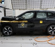 BMW 전기차 iX, 유로 NCAP '최고 안전등급' 획득